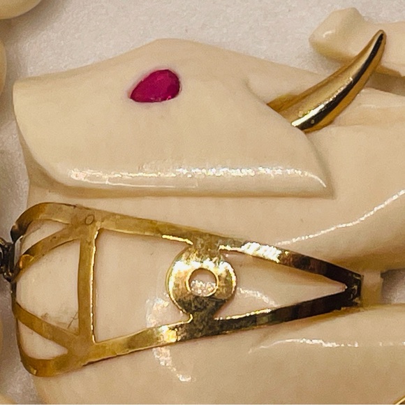 Vintage 14k 585 Yellow Gold Ruby Bone Elephant Pendant on Beaded Necklace - Picture 6 of 6